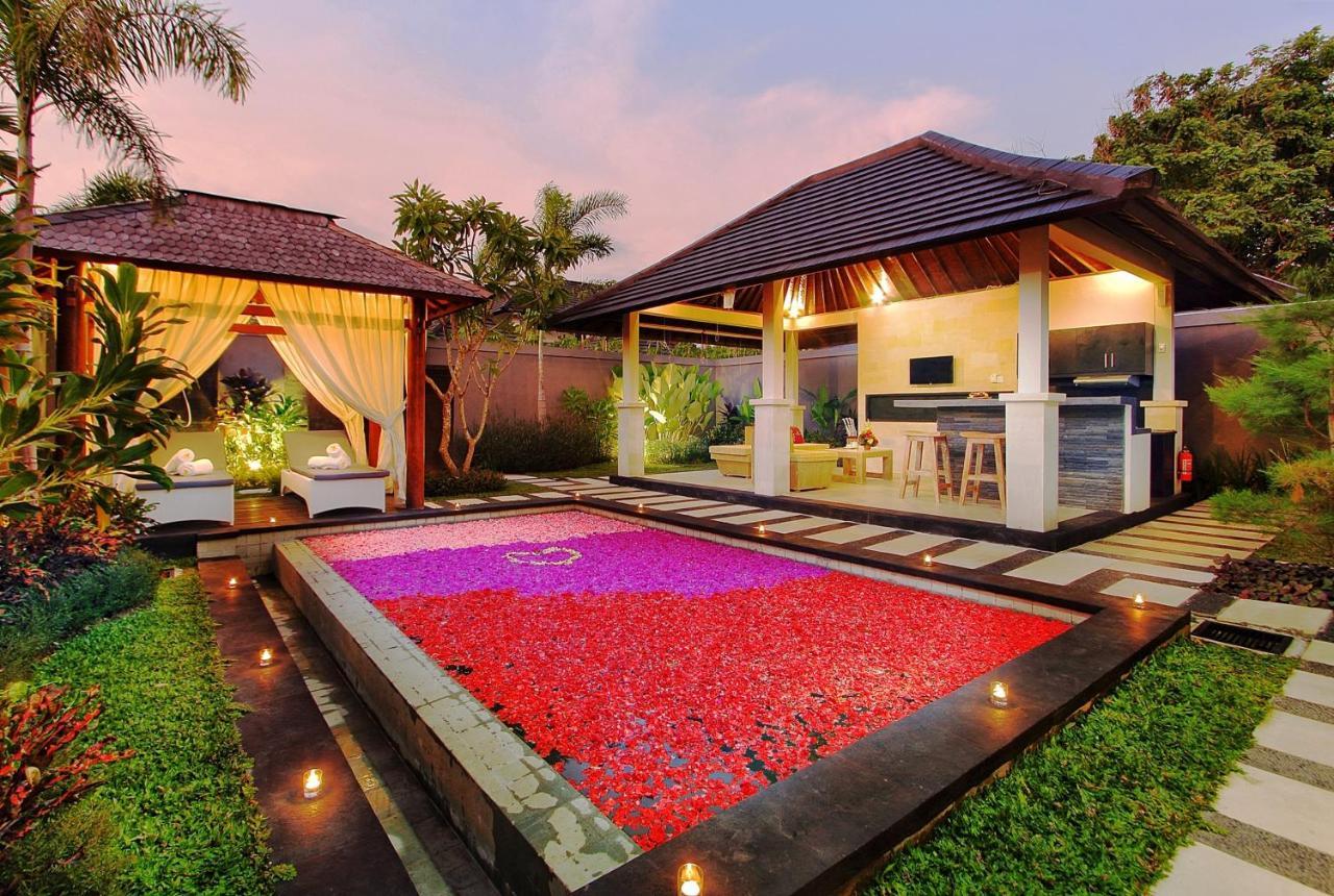 Agata Villas Seminyak Экстерьер фото