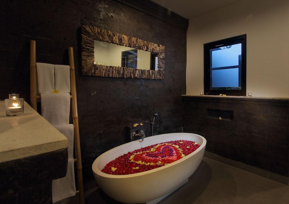 Agata Villas Seminyak Экстерьер фото