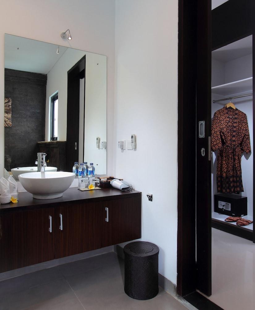 Agata Villas Seminyak Экстерьер фото