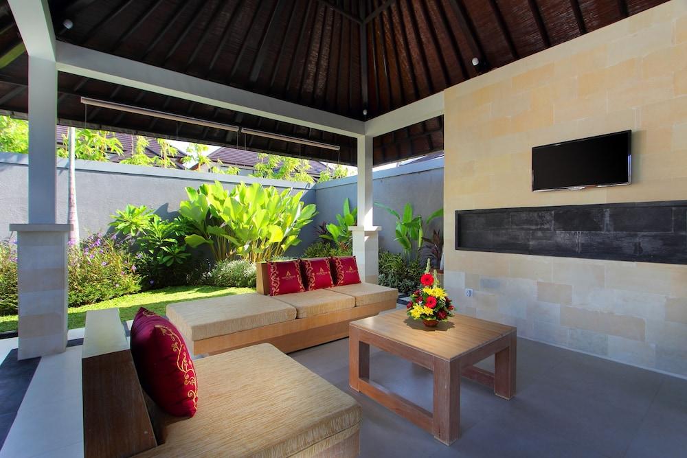 Agata Villas Seminyak Экстерьер фото