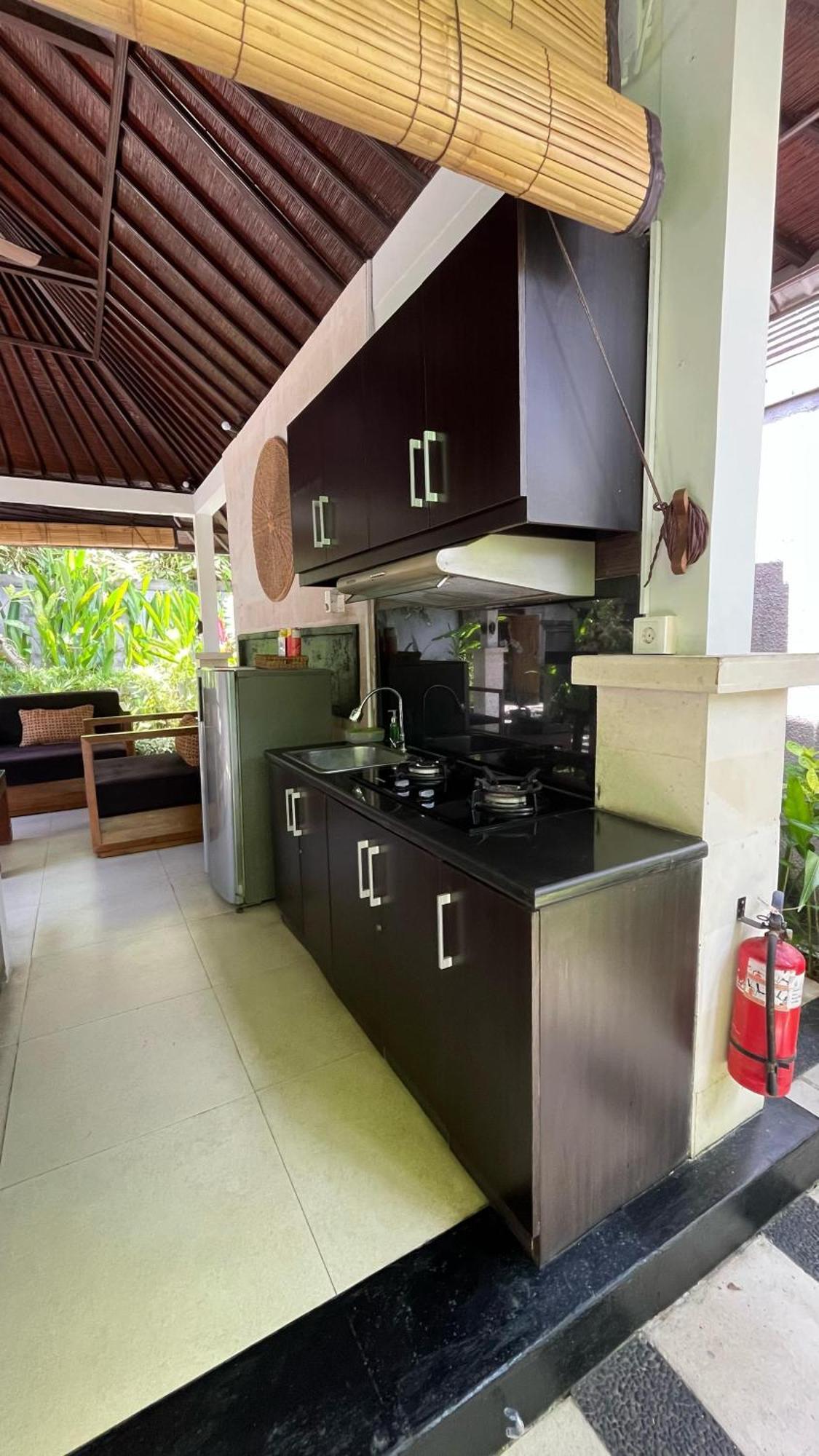 Agata Villas Seminyak Экстерьер фото